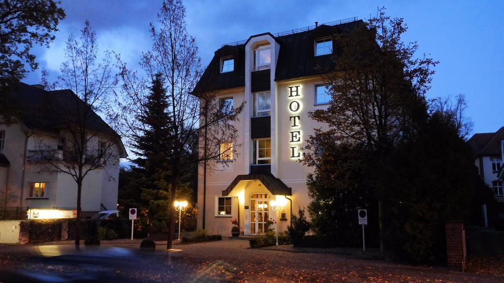 Hotel Brandenburg Кёнигс-Вустерхаузен Экстерьер фото